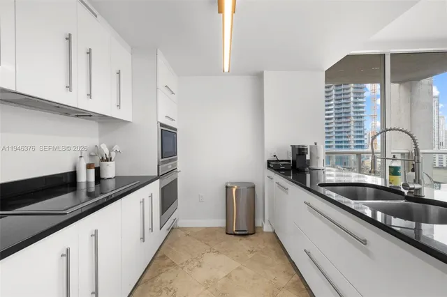 $985,000 | 485 Brickell Avenue, Unit 1804, Miami, FL 33131