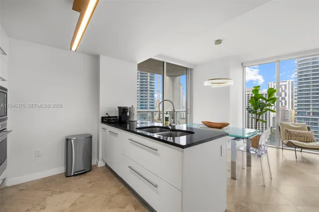 $985,000 | 485 Brickell Avenue, Unit 1804, Miami, FL 33131