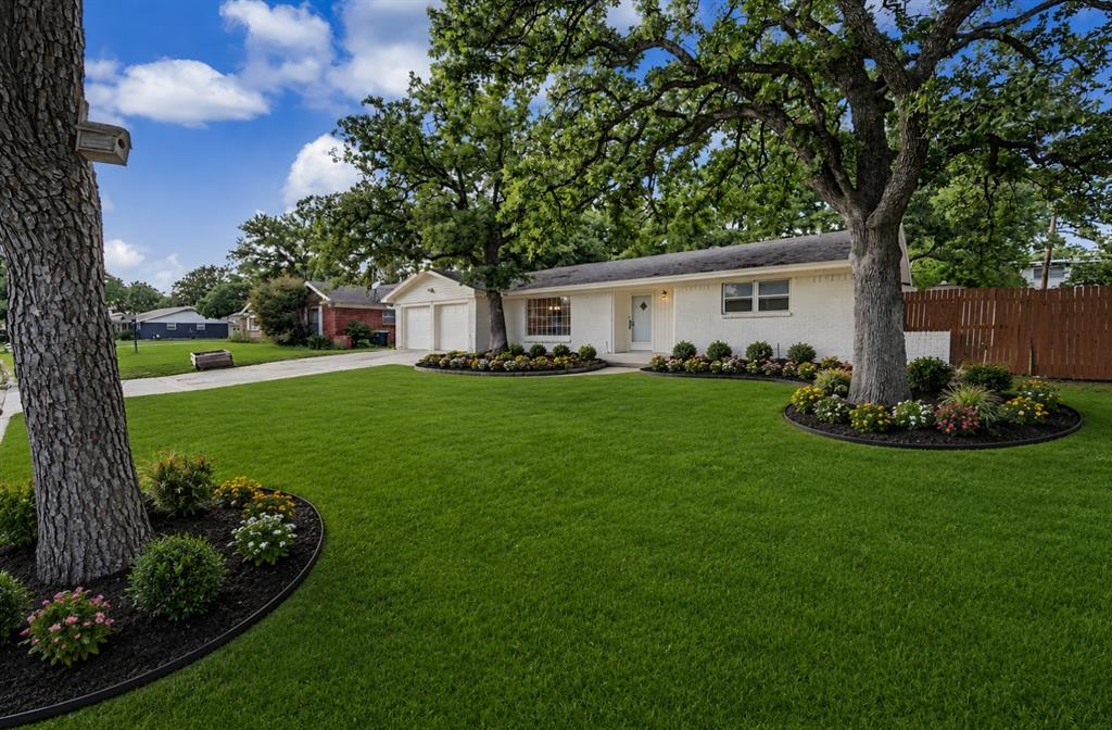 7205 Ellis Road Fort Worth, TX 76112 - Photo 19 of 22 Exterior photos have been virtually enhanced.
