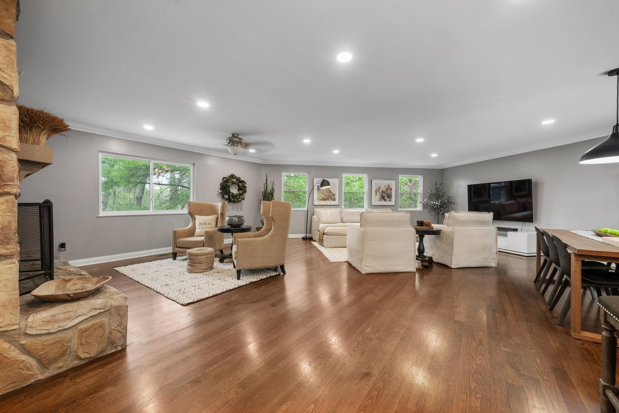 7402 Riverside Drive Dublin, OH 43016 - Photo 8 of 107 8-web-or-mls-DSC01500
