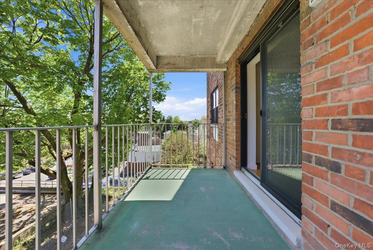 671 Bronx River Road, Unit 2F Yonkers, NY 10704 - Photo 16 of 23