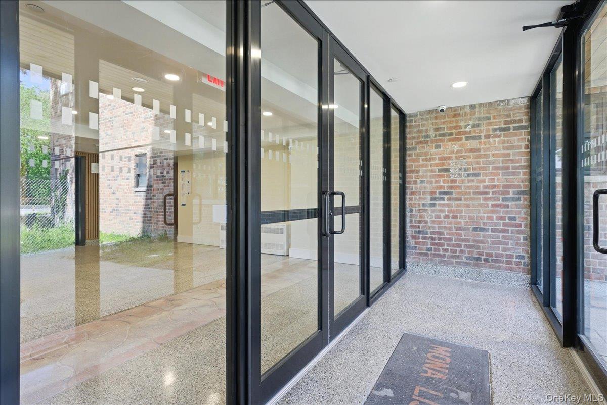 671 Bronx River Road, Unit 2F Yonkers, NY 10704 - Photo 6 of 23 Front entrance
