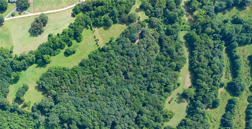 482 Hooper Road Commerce, GA 30530 - Photo 2 of 12 a view of a garden