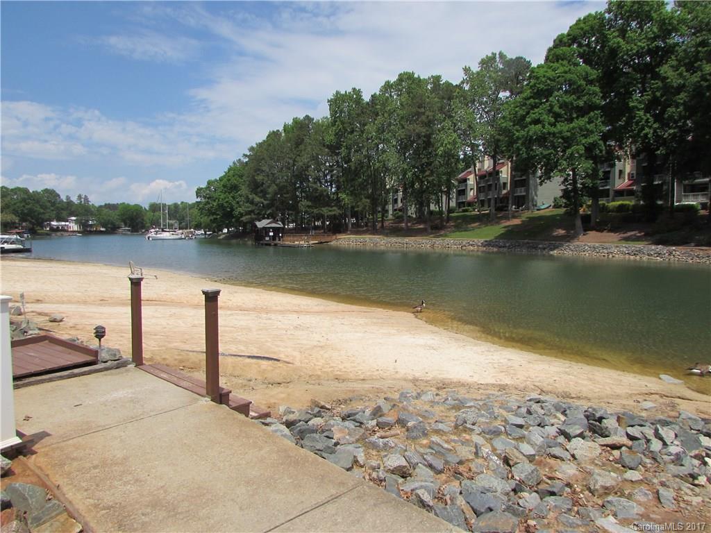 20109 Henderson Road, Unit E Cornelius, NC 28031 - Photo 15 of 17 Gallery Image 15