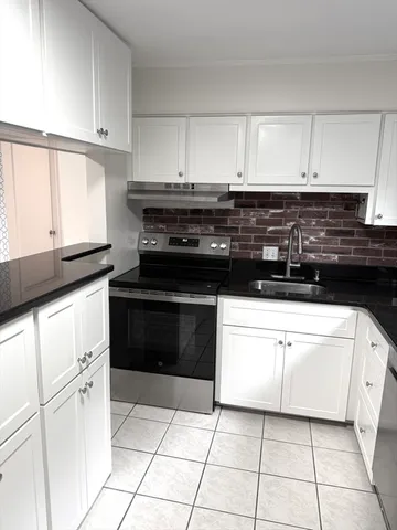 $2,350 | 25 Lionel Avenue, Unit E, Waltham, MA 02452