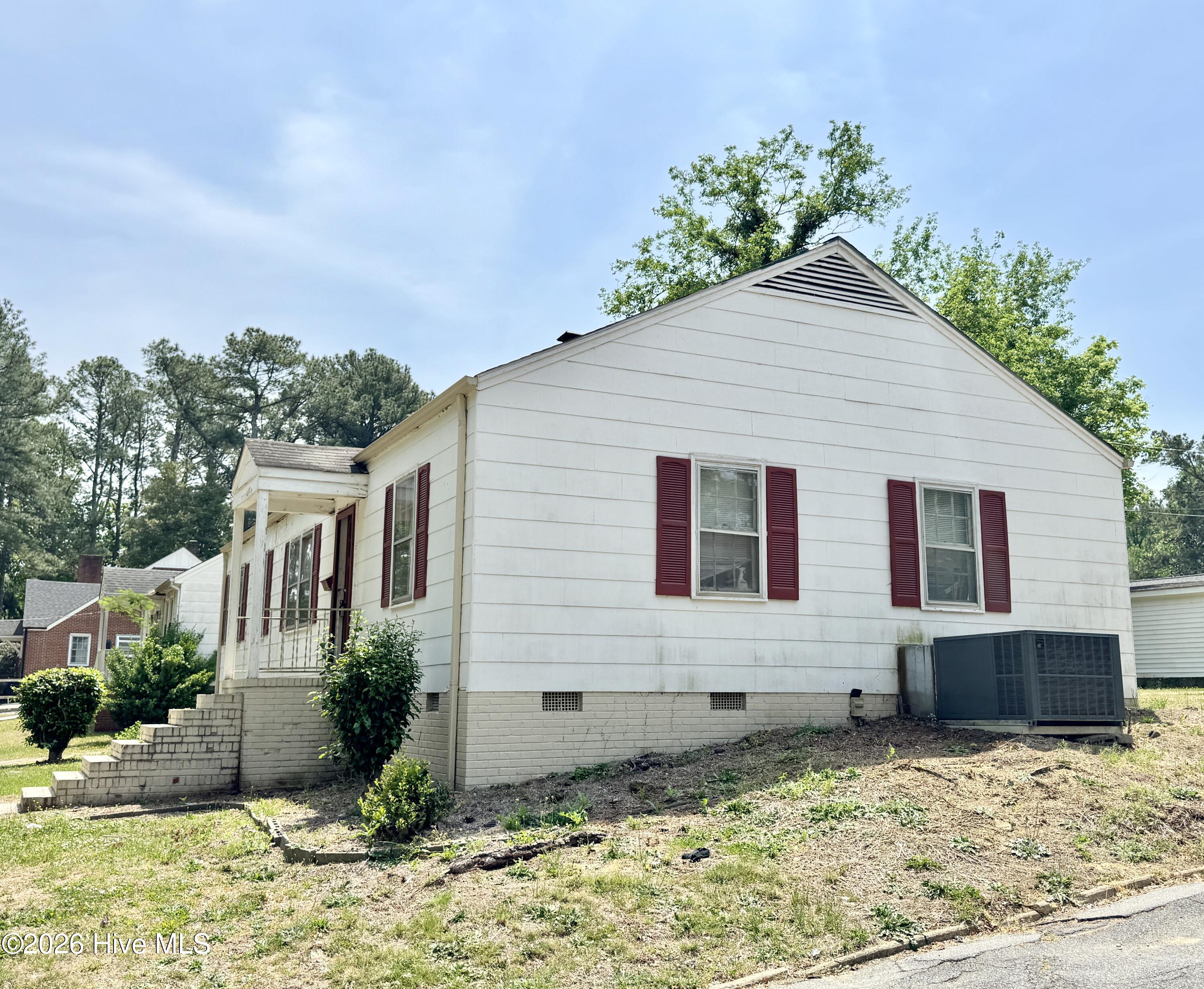 2 Fewell Avenue Weldon, NC 27890 - Photo 2 of 14 IMG_2046