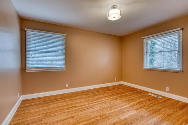$379,900 | 5244 County Road 630 West, Newburgh, IN 47630