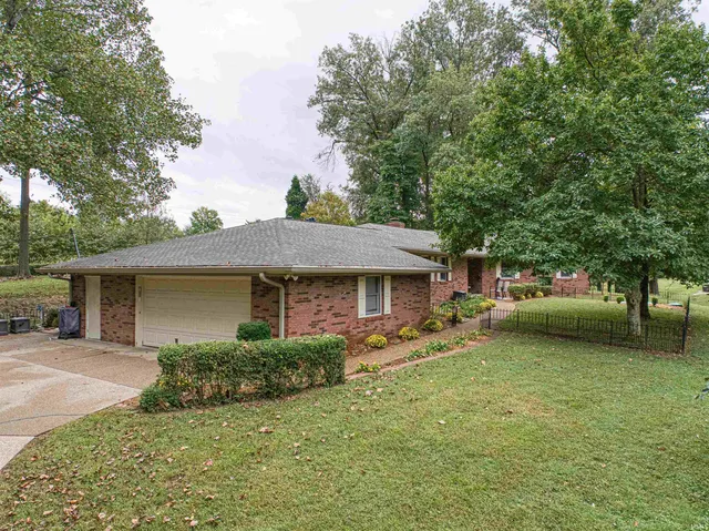 $387,500 | 5244 County Road 630 West, Newburgh, IN 47630