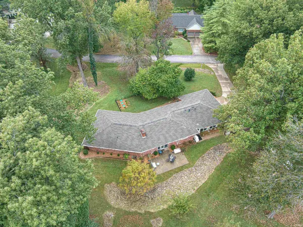 $379,900 | 5244 County Road 630 West, Newburgh, IN 47630