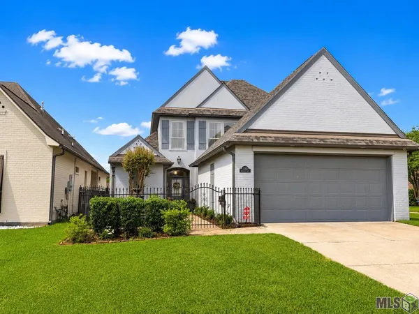 $549,000 | 11001 Shoreline Drive, Baton Rouge, LA 70809