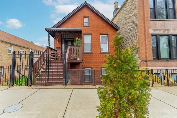 $3,000 | 2143 West 18th Place, Chicago, IL 60608