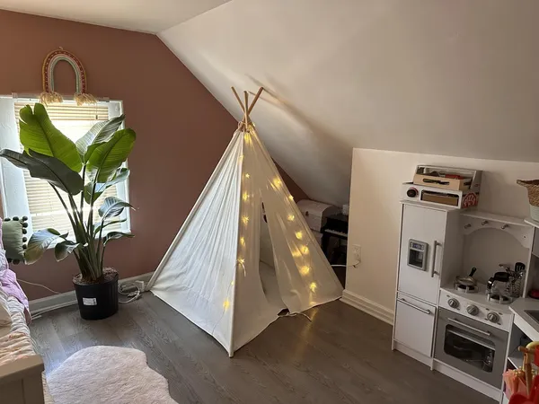 $3,000 | 2143 West 18th Place, Chicago, IL 60608