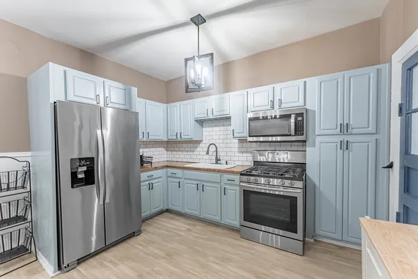 $3,000 | 2143 West 18th Place, Chicago, IL 60608