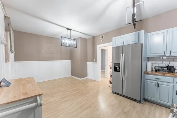 $3,000 | 2143 West 18th Place, Chicago, IL 60608
