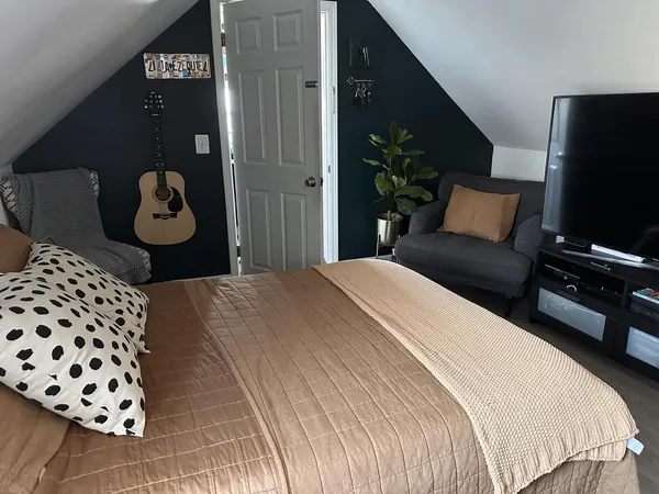 $3,000 | 2143 West 18th Place, Chicago, IL 60608