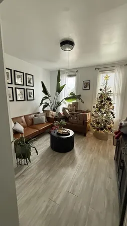 $3,000 | 2143 West 18th Place, Chicago, IL 60608