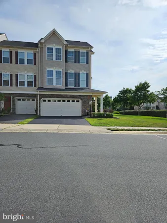 $3,800 | 41904 Diabase Square, Aldie, VA 20105