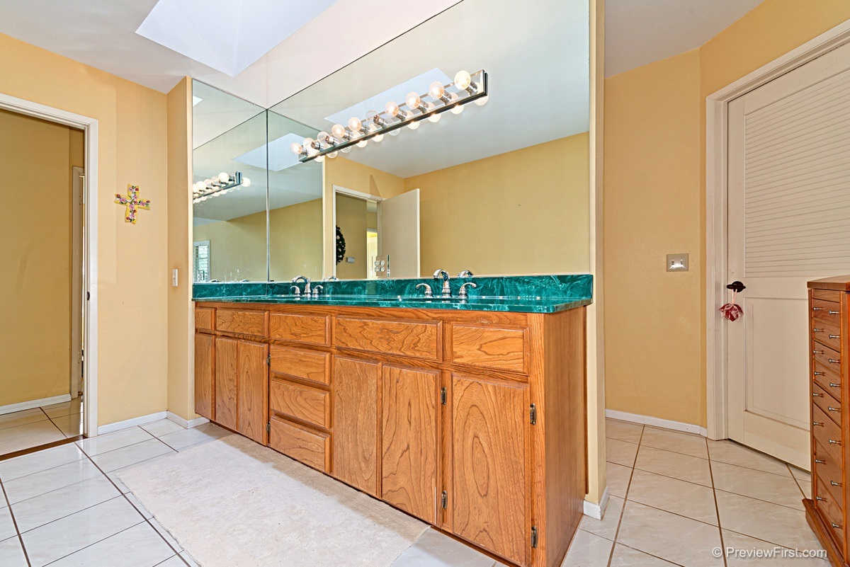 1644 Traveld Way Encinitas, CA 92024 - Photo 13 of 20