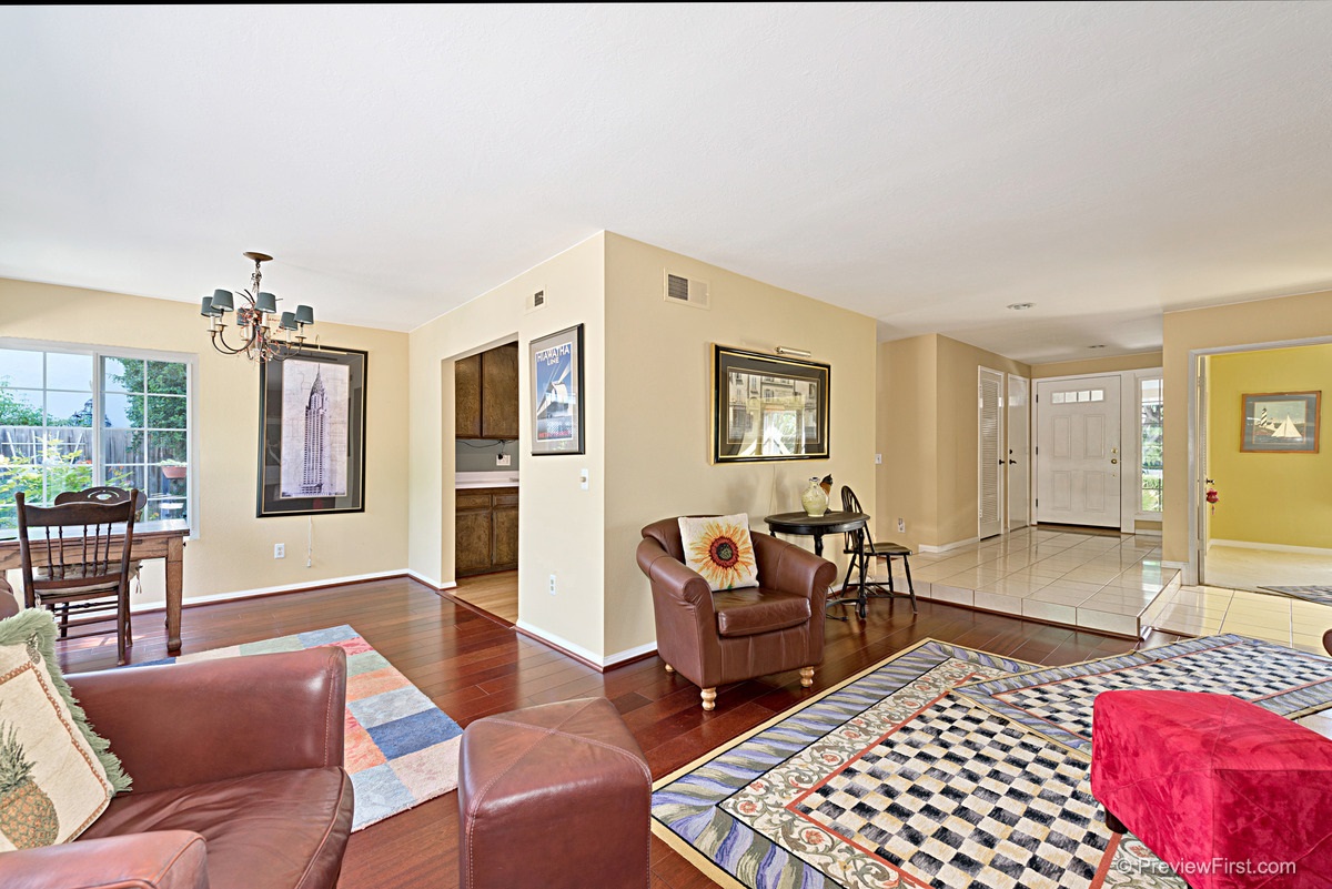 1644 Traveld Way Encinitas, CA 92024 - Photo 5 of 20