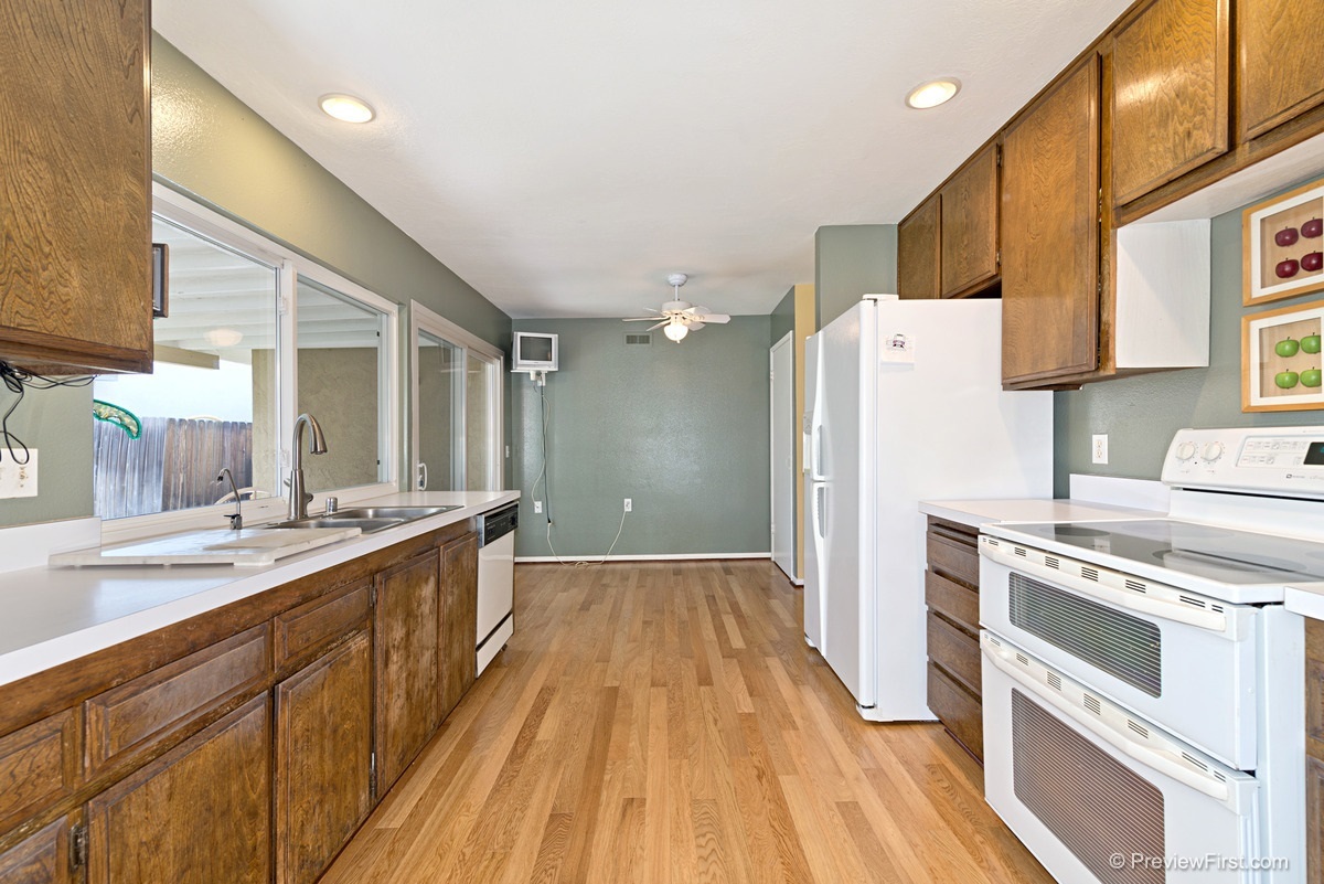 1644 Traveld Way Encinitas, CA 92024 - Photo 6 of 20