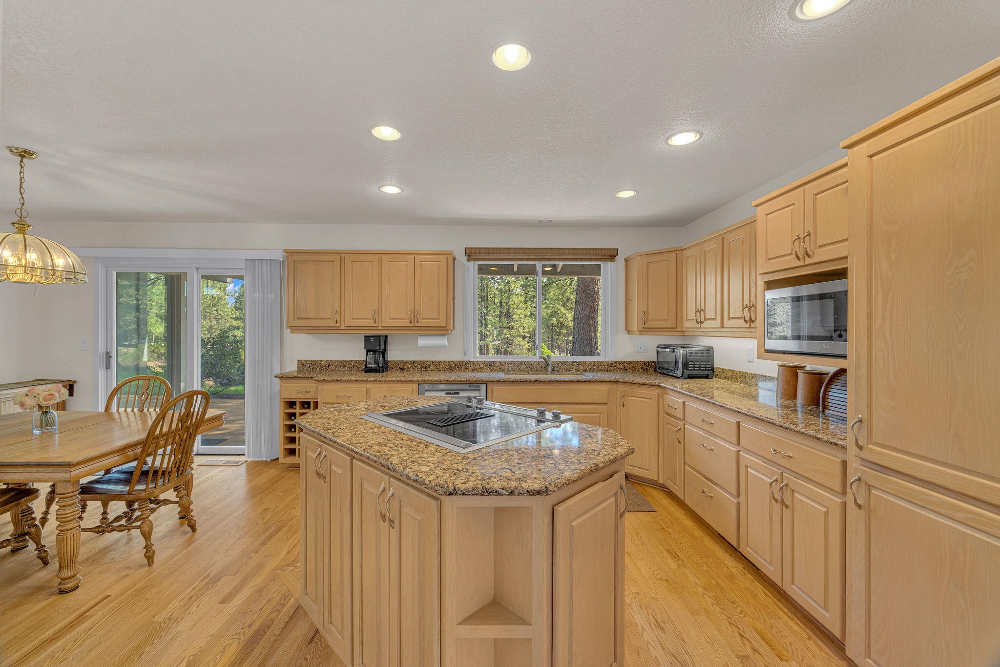 60142 West Ridgeview Drive Bend, OR 97702 - Photo 14 of 49 Kitchen