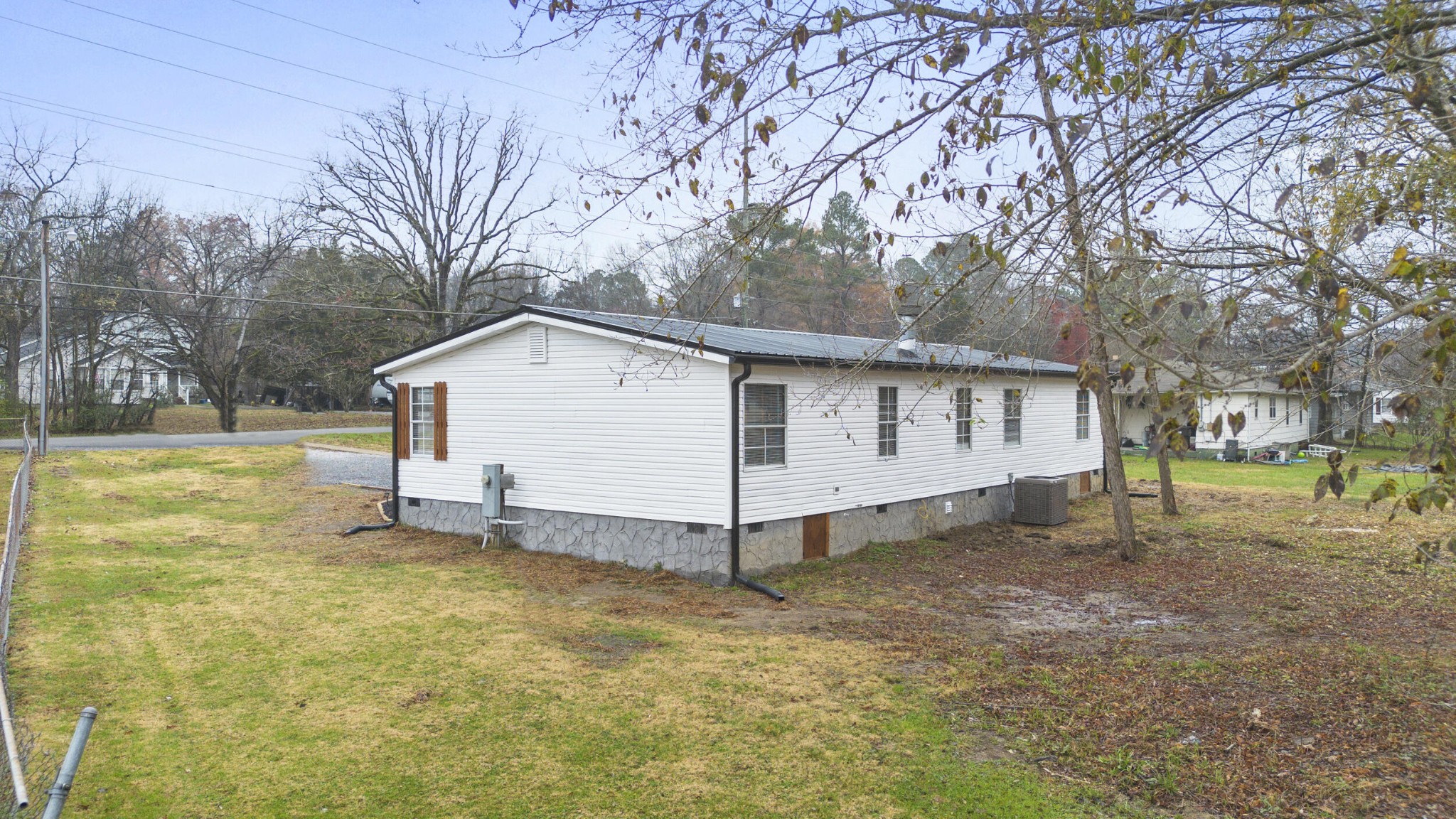 635 Durkee Road Southeast Cleveland, TN 37323 - Photo 7 of 45 a white house that has a tree in front of it