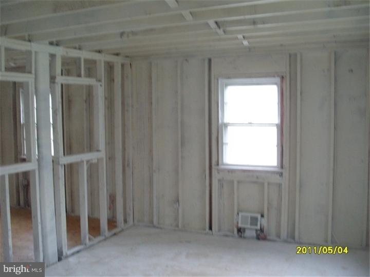 54 Rosedale Avenue Ewing, NJ 08638 - Photo 4 of 14 Gallery Image 4