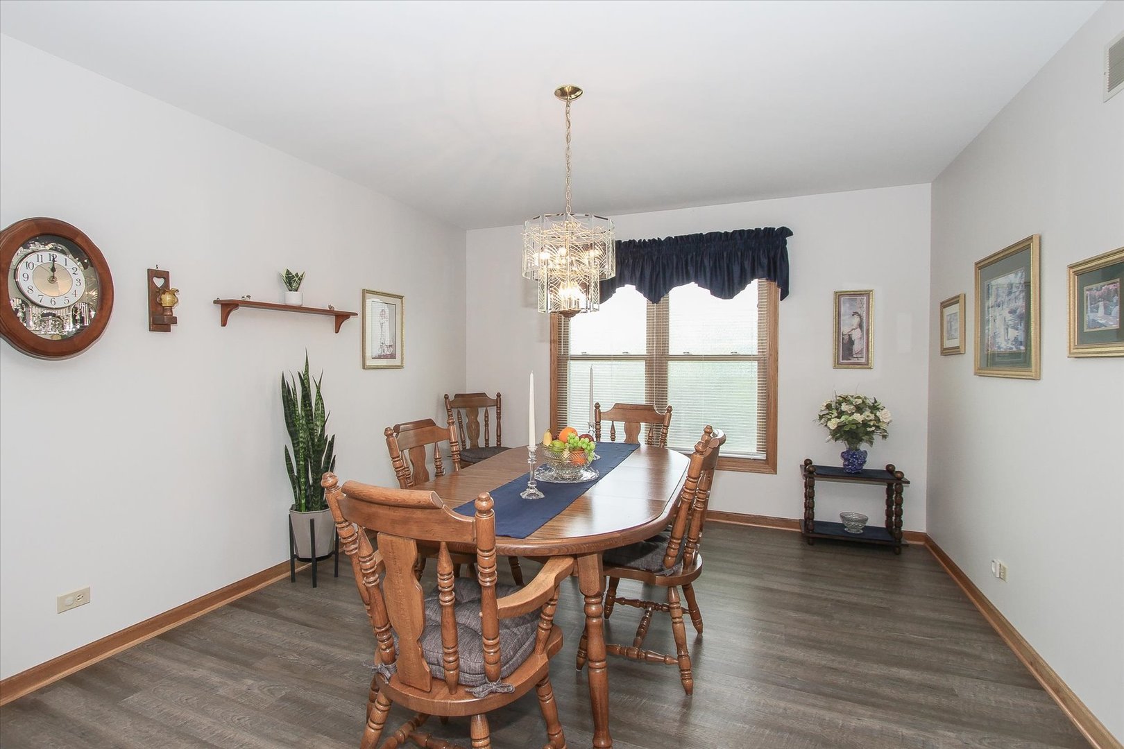 2153 Jordan Circle Elgin, IL 60123 - Photo 9 of 41