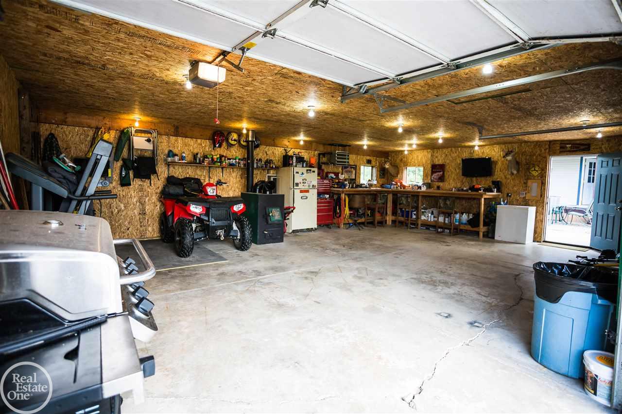 8290 Beard Road Avoca, MI 48006 - Photo 16 of 65 31389249-15.JPG