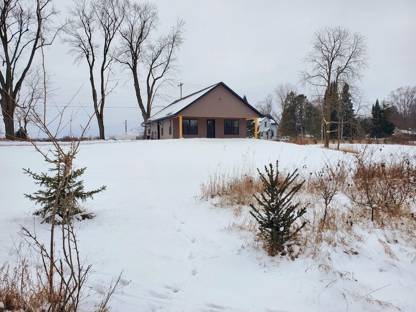 247 East Madison Street Clintonville, WI 54929 - Photo 3 of 61