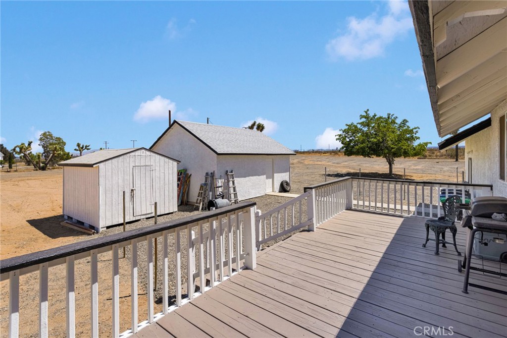 8038 Begonia Road Phelan, CA 92371 - Photo 42 of 49
