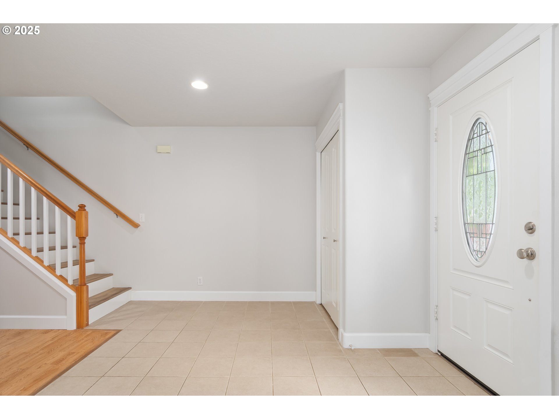 2795 Mallory Lane Eugene, OR 97401 - Photo 16 of 44 a view interior of a house