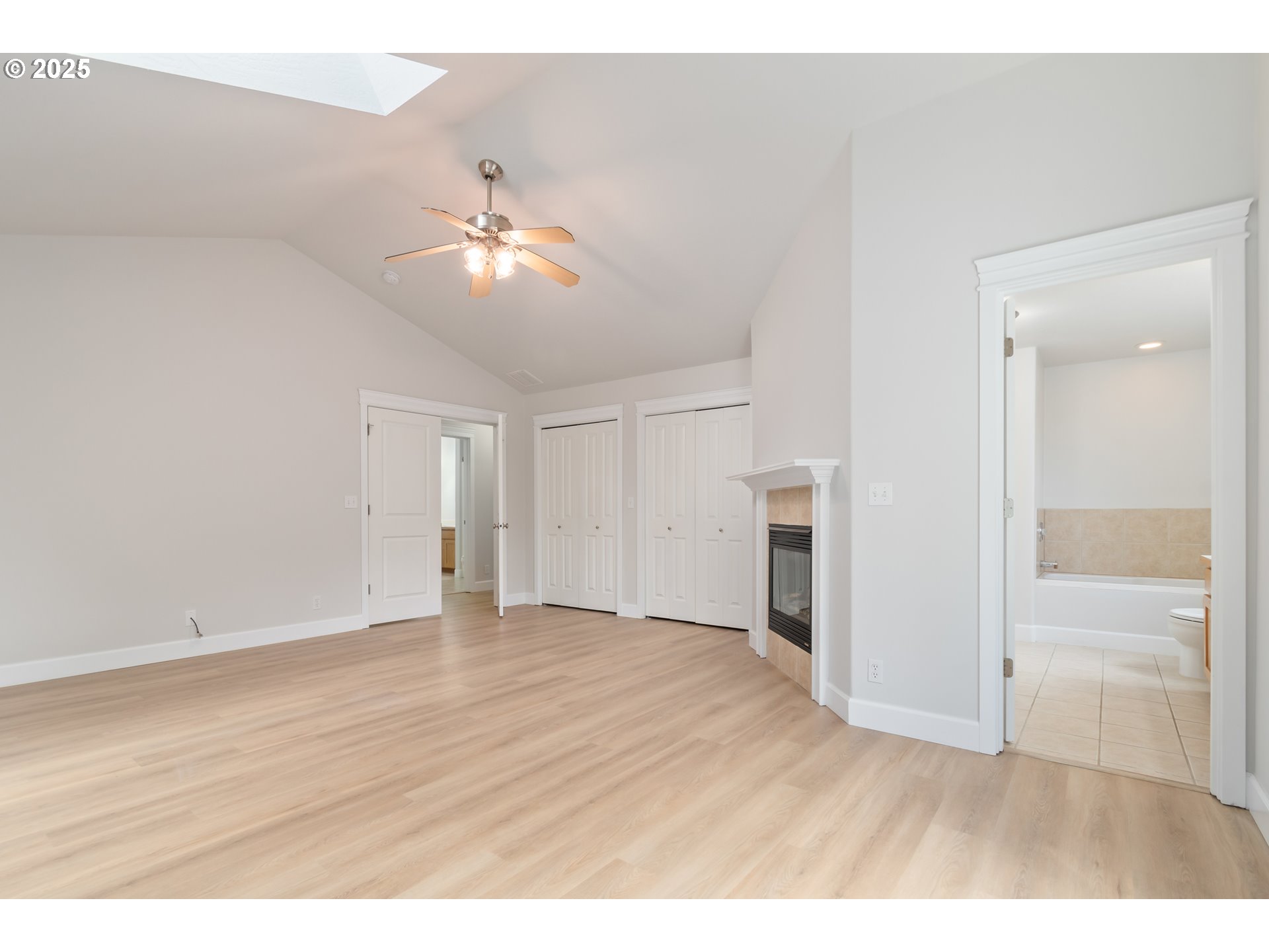 2795 Mallory Lane Eugene, OR 97401 - Photo 20 of 44 a view of an empty room and chandelier fan