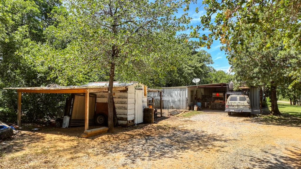 1700 Bennett Road Millsap, TX 76066 - Photo 34 of 40 a view of a backyard