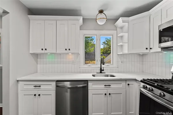 $699,000 | 6 Valley View Terrace, Suffern, NY 10901