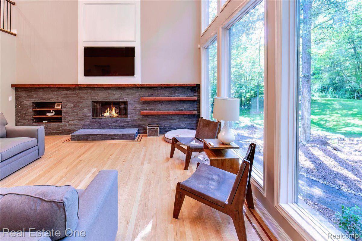 5016 Stonehenge Drive Rochester, MI 48306 - Photo 12 of 82 Gallery Image 12