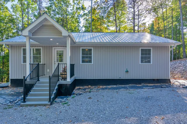 $289,000 | 890 Lee Station Mountain Road, Pikeville, TN 37367