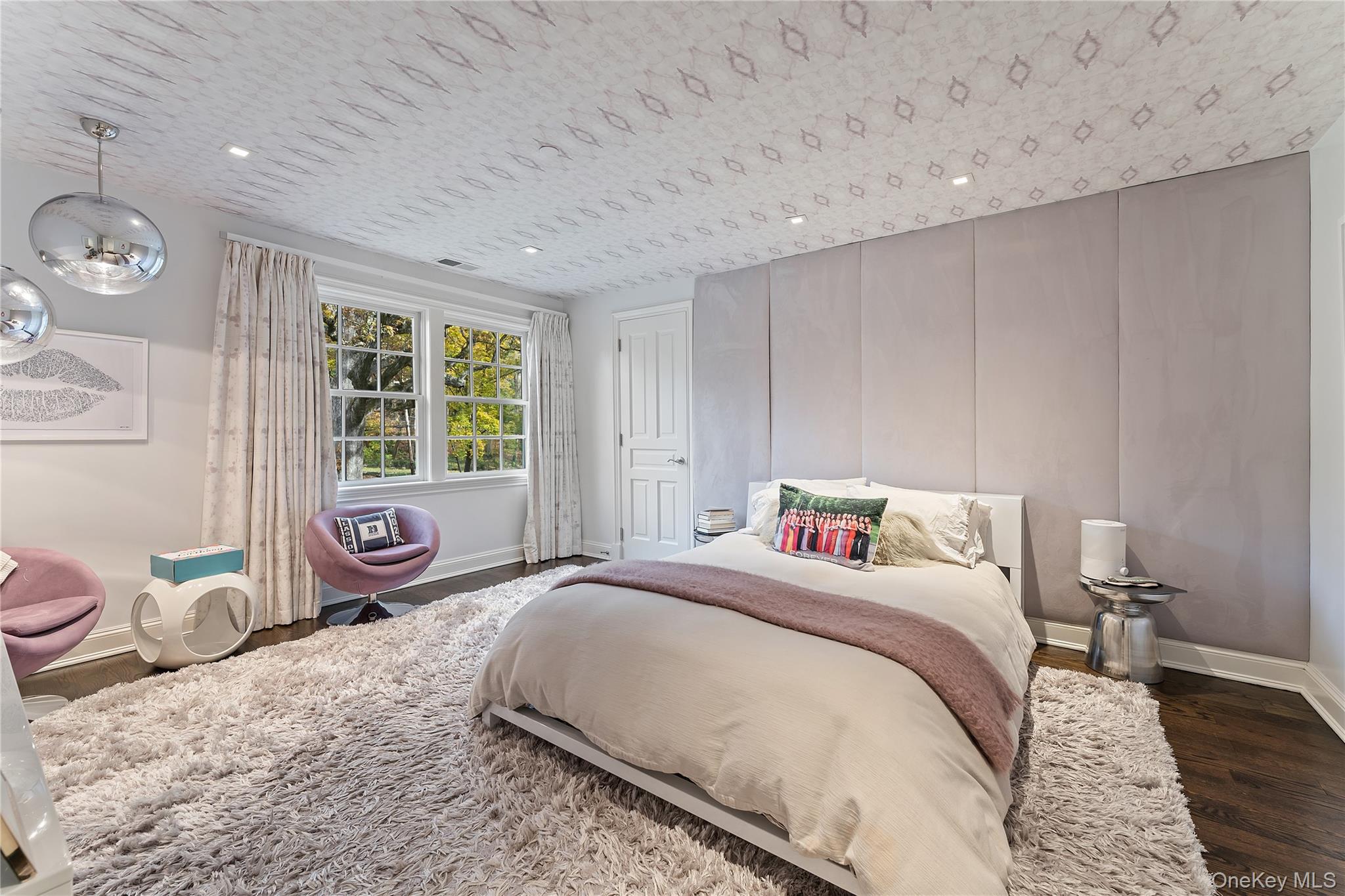 8 Richbell Road Scarsdale, NY 10583 - Photo 32 of 45 a bedroom with a bed and a window