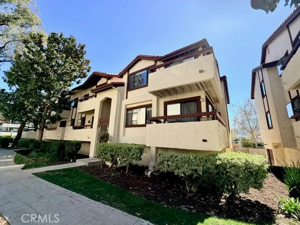 $408,000 | 18105 Sundowner Way, Unit 978, Canyon Country, CA 91387