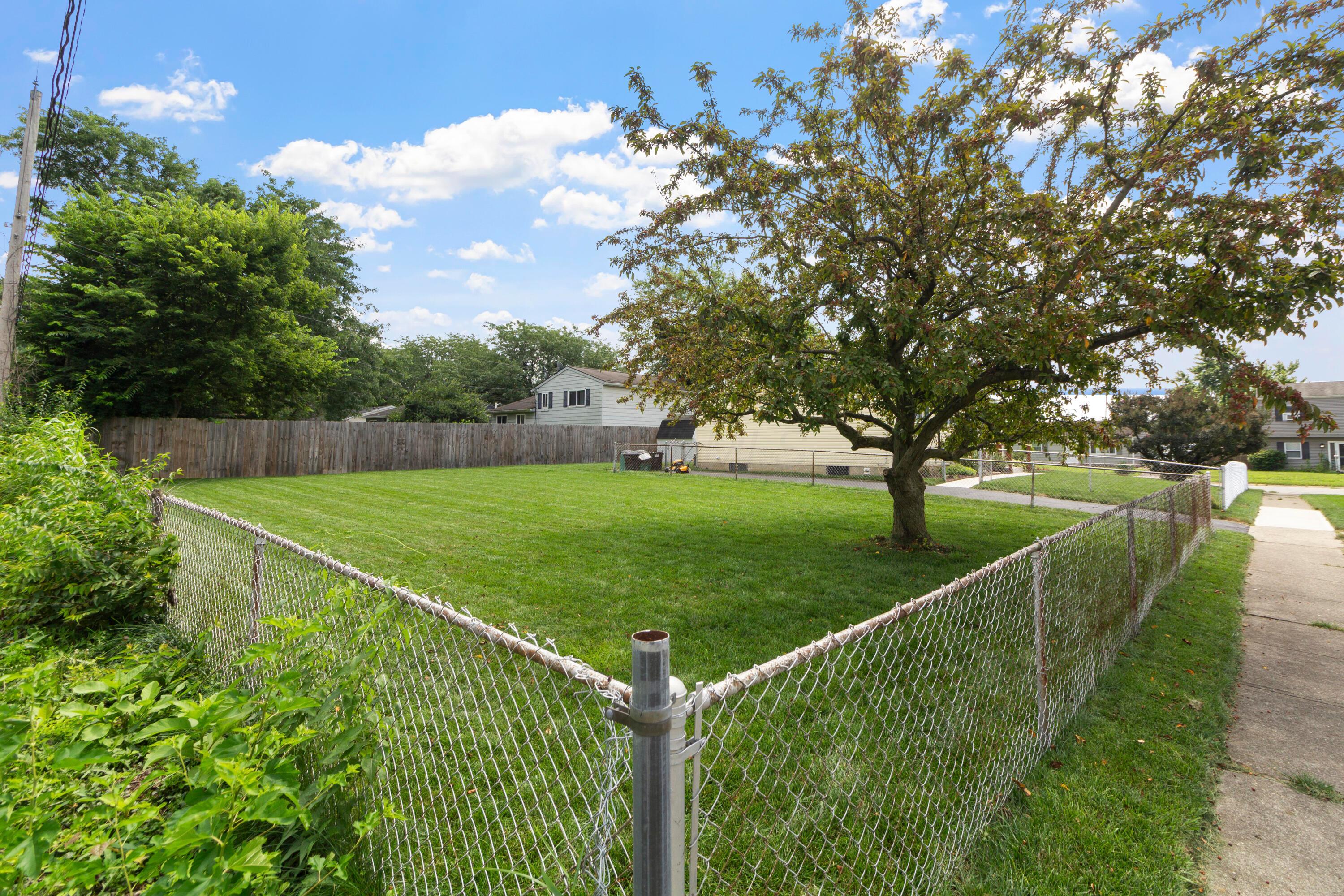 3418 Everson Road West Columbus, OH 43232 - Photo 27 of 30 3418 Everson Rd W (28)