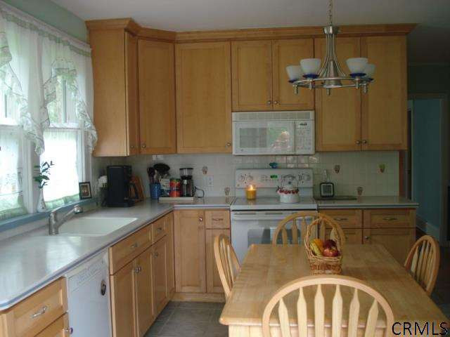 255 Vley Road Scotia, NY 12302 - Photo 8 of 16 Photo 8