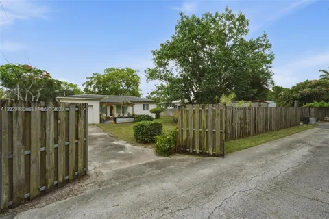 $945,000 | 14 Northeast 108th Street, Miami Shores, FL 33161