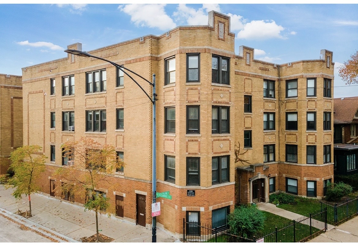 4218 North Clark Street, Unit 2 Chicago, IL 60613 - Photo 1 of 12
