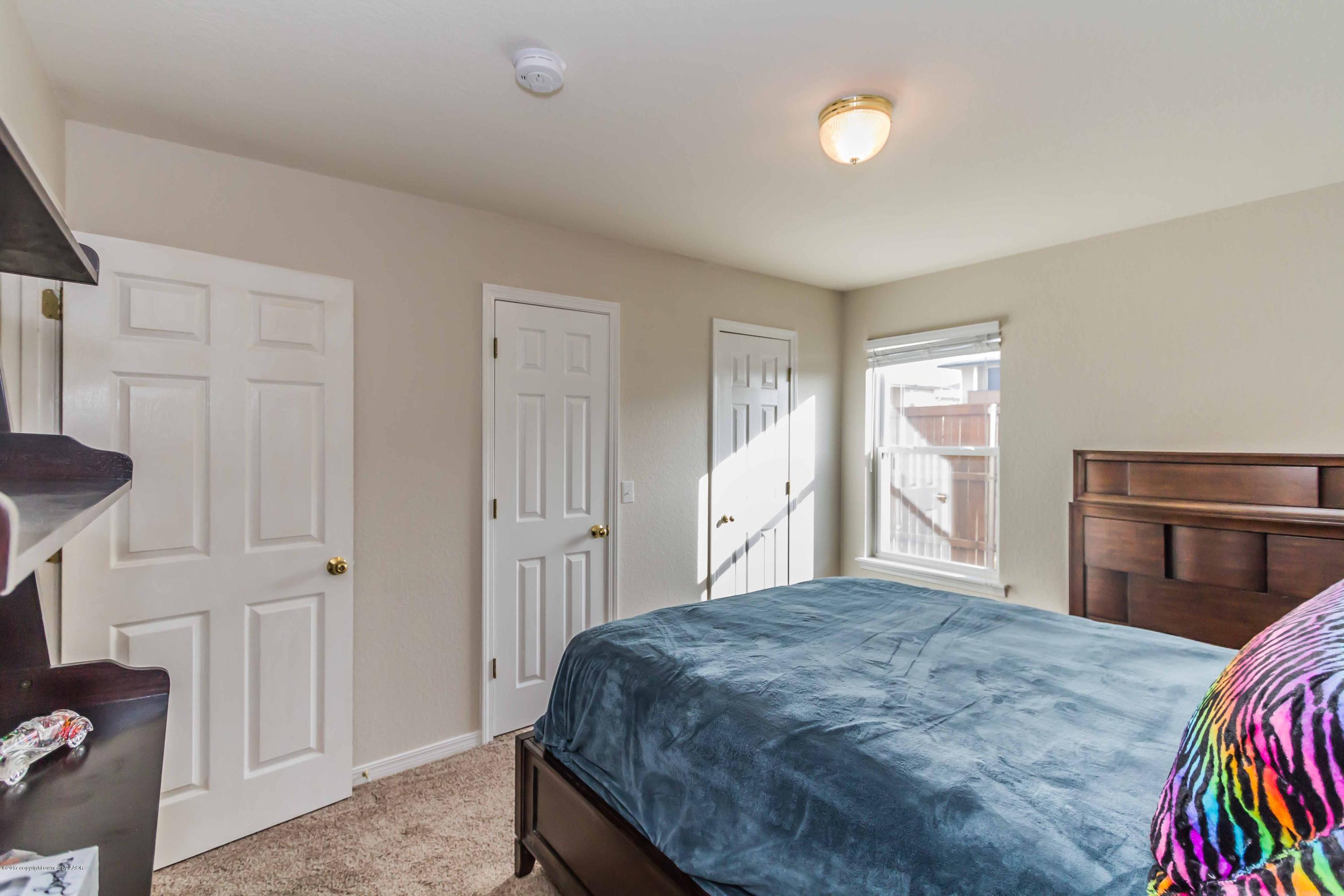 3123 Hobbs Road Amarillo, TX 79109 - Photo 21 of 38 BEDROOM 3 VIEW 4