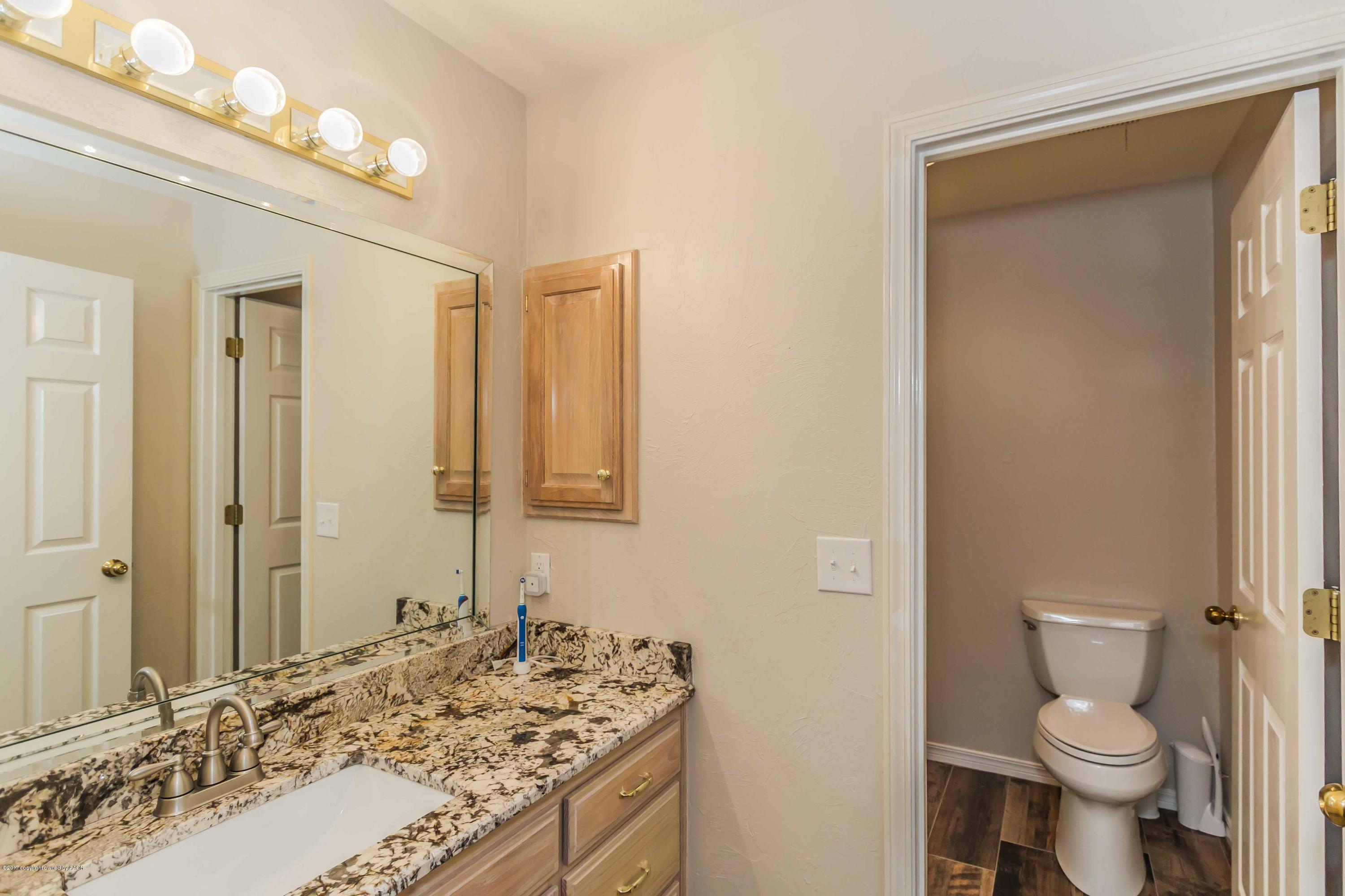 3123 Hobbs Road Amarillo, TX 79109 - Photo 26 of 38 BATHROOM 2 VIEW 1