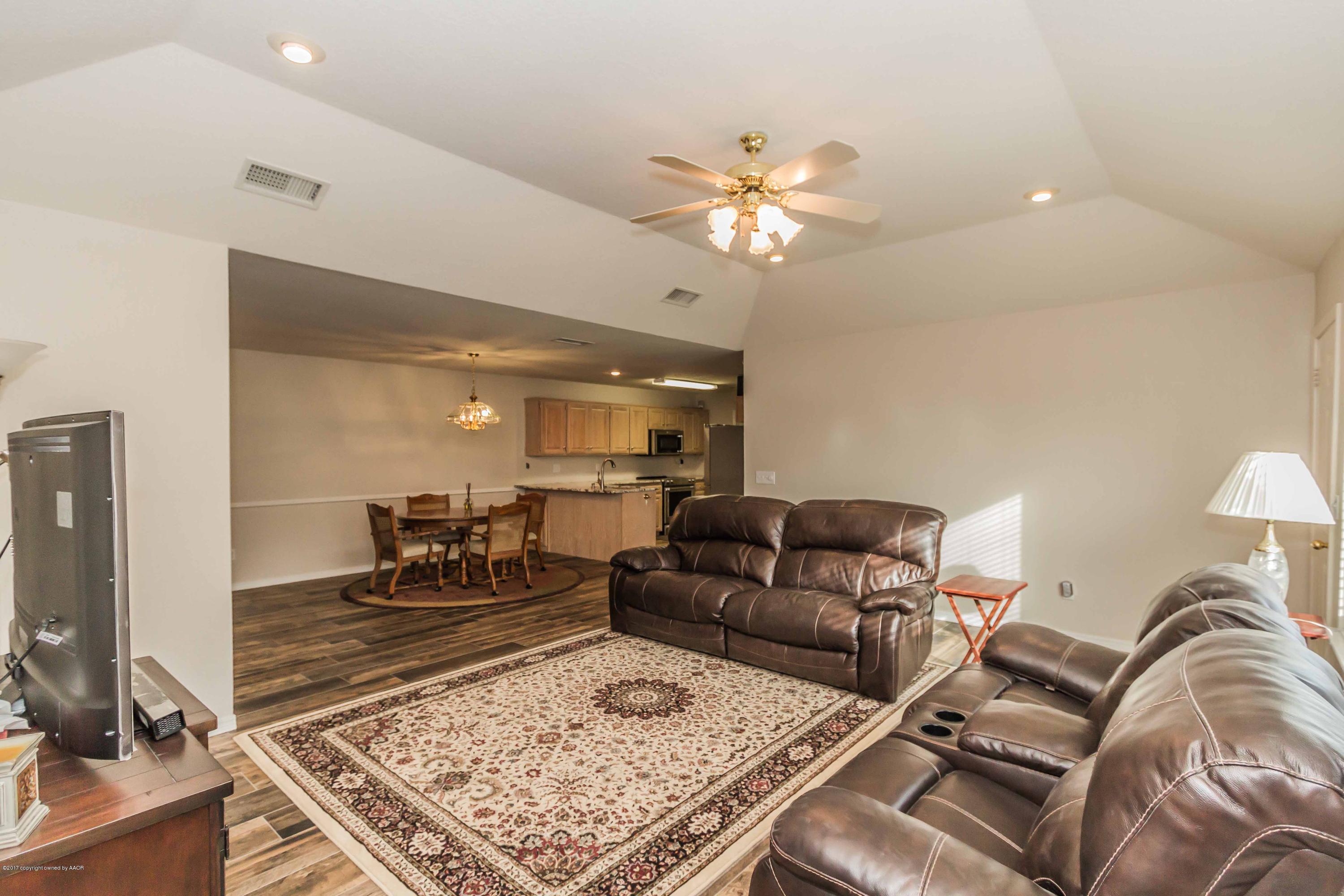 3123 Hobbs Road Amarillo, TX 79109 - Photo 7 of 38 LIVING ROOM VIEW 1