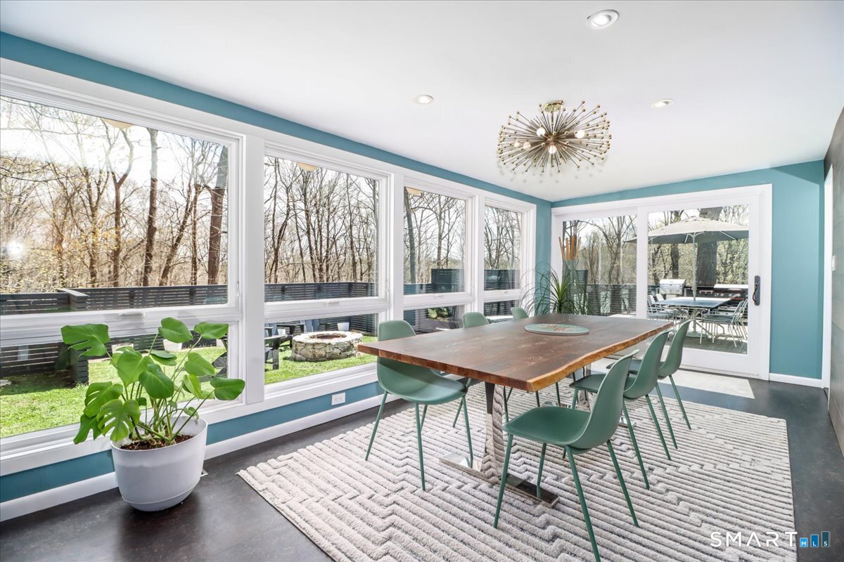 29 Buck Hill Road Ridgefield, CT 06877 - Photo 15 of 40 Dining Room