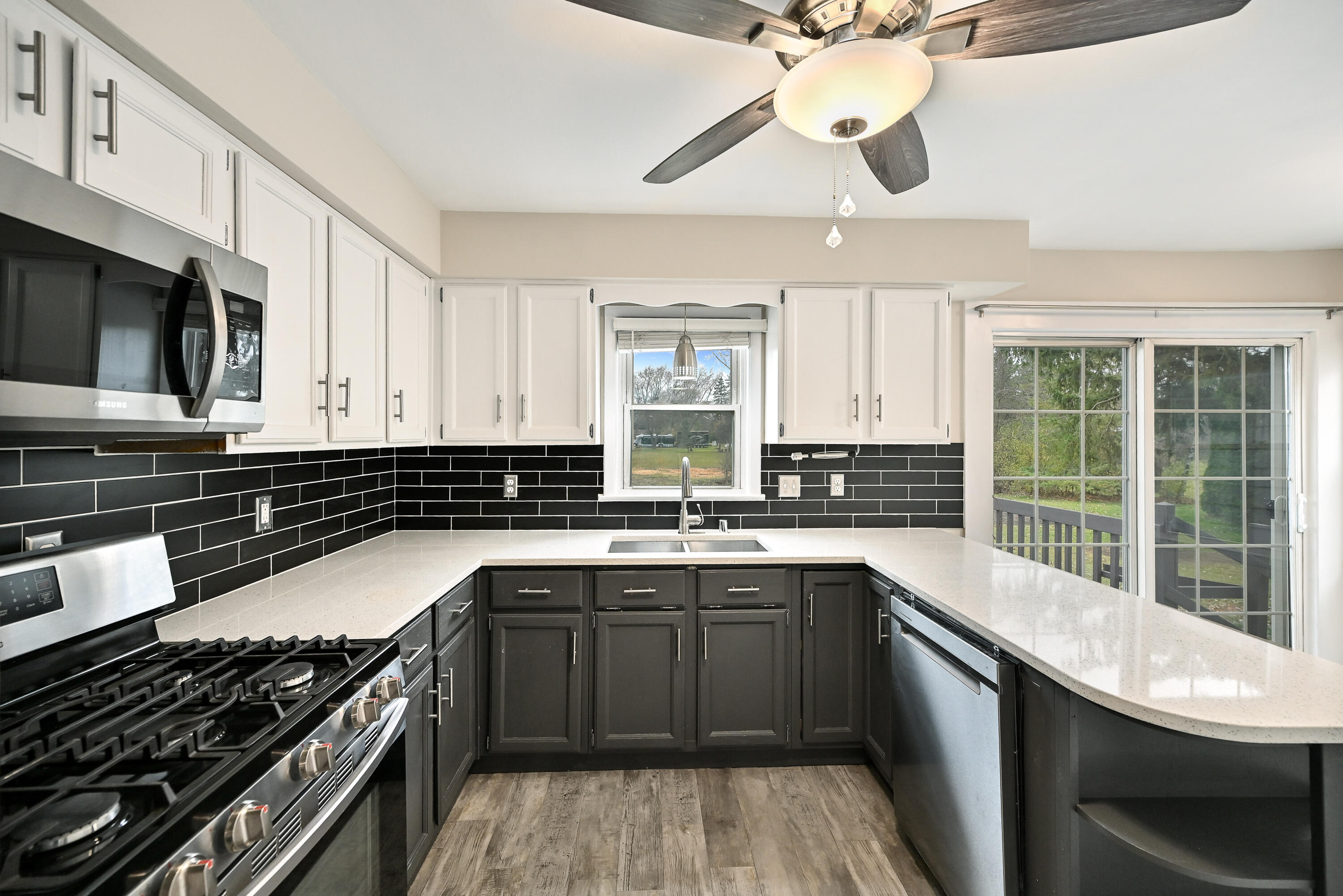 13640 West Burleigh Road Brookfield, WI 53005 - Photo 15 of 40 Sleek Tile Splash