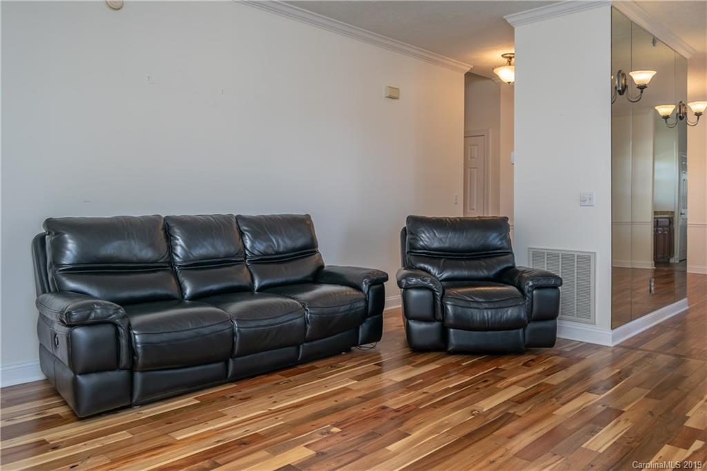 649 High Quarry Road Hendersonville, NC 28791 - Photo 7 of 34 Gallery Image 7