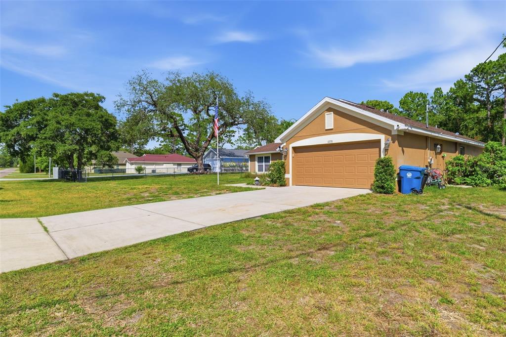 12270 House Finch Road Weeki Wachee, FL 34614 - Photo 4 of 26